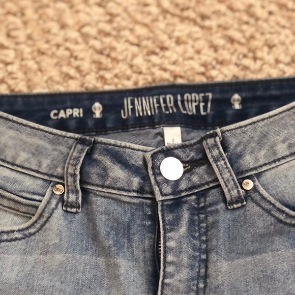 Jennifer Lopez Capri jeans - Picture 2 of 3